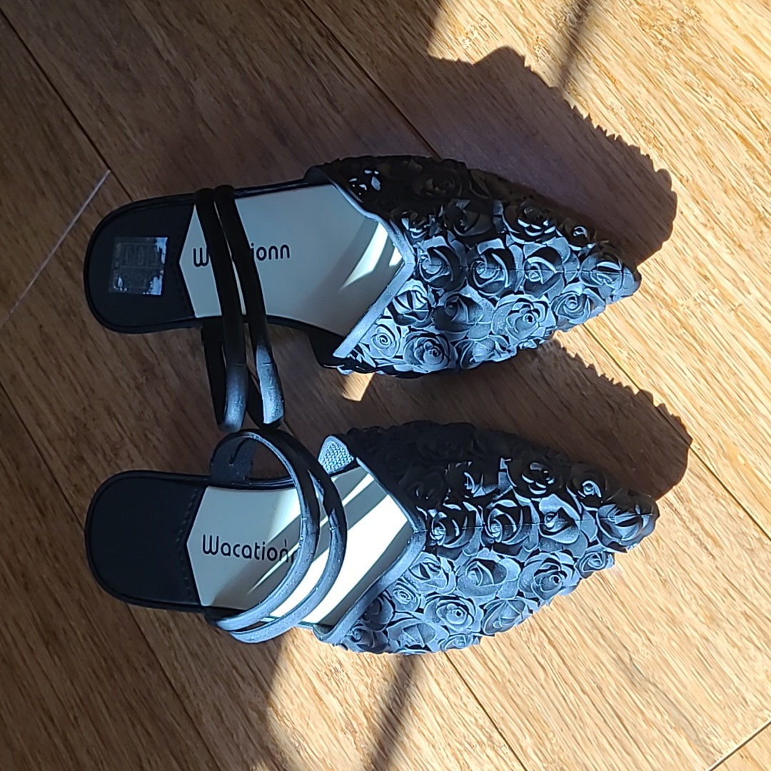 Brand New Womans Shoes Size 39